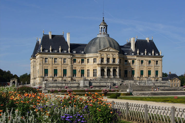 Vaux Le Vicomte: The Luxury of the First Class Flight Lifestyle