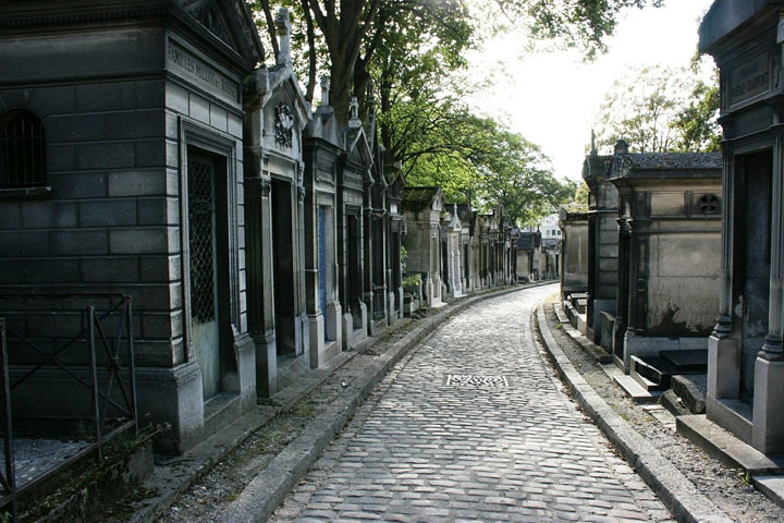 Business Class to Paris: Take a Break with a Visit to Père Lachaise Cemetery